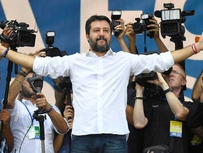 En foto , Matteo Salvini, durante un acto político en Pontida (Italia) el pasado domingo. En vídeo, fragmento de su discurso.