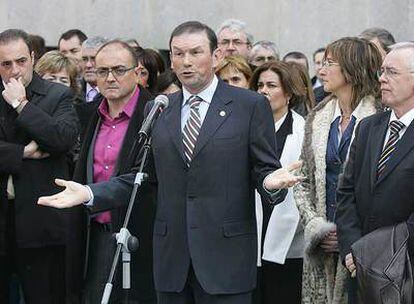 Juan José Ibarretxe, ayer ante el Palacio de Justicia de Bilbao.