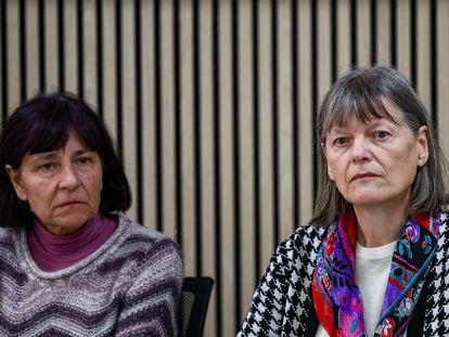 Las dos monjas abusadas por Rupnik, Gloria Branciani y Mirjam Kovac, este miércoles en Roma.