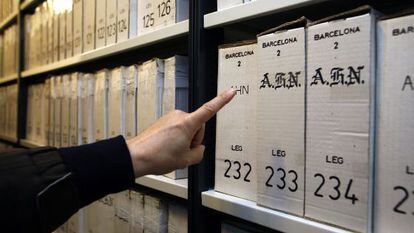 Las primeras cajas que llegaron al Arxiu Nacional de Sant Cugat en 2006 desde Salamanca.