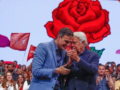 Sánchez y González, en el acto de esta mañana en Sevilla.