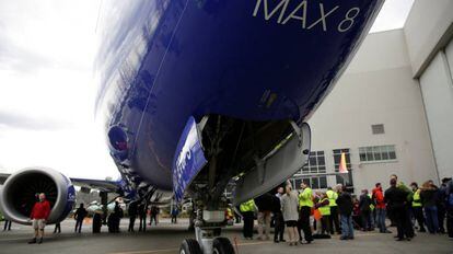 Empleados de Boeing celebrando la entrega de la unidad 10.000 del B737