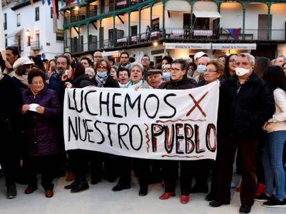 Manifestación en la plaza de Chinchón contra la planta de compostaje.