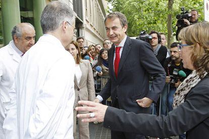 Zapatero, a su llegada al Hospital Clinic.