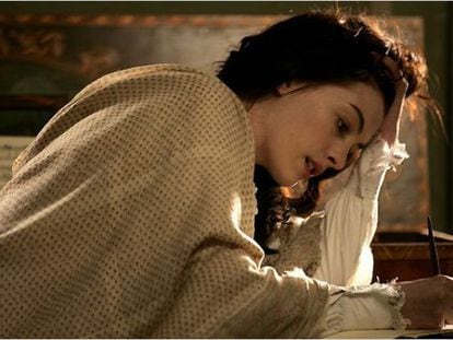 Anne Hathaway en la pel&iacute;cula &#039;La joven Jane Austen&#039;.