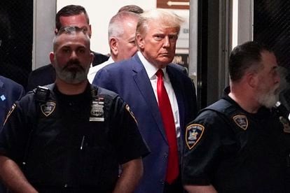 Donald Trump momentos antes de declarar ante el tribunal penal de Manhattan. 