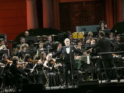 Josep Carreras, durante el recital ofrecido en el Festival Jardines de Pedralbes