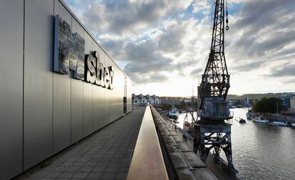Una de las grúas del interactivo museo M Shed, en el puerto de Bristol.