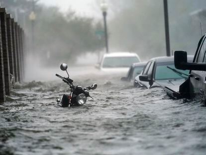 Una calle inundada este miércoles en Pensacola, Florida.