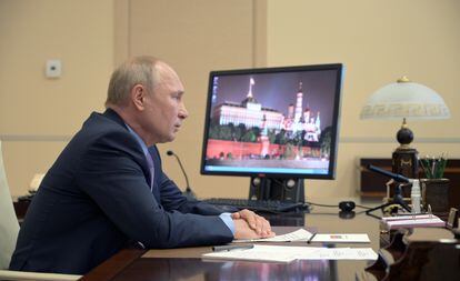 Vladímir Putin, durante una reunión por videoconferencia, el pasado jueves en la residencia de Novo-Ogaryovo.
