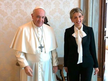 La vicepresidenta Yolanda Díaz y el papa Francisco, el pasado 11 de diciembre en el Vaticano.