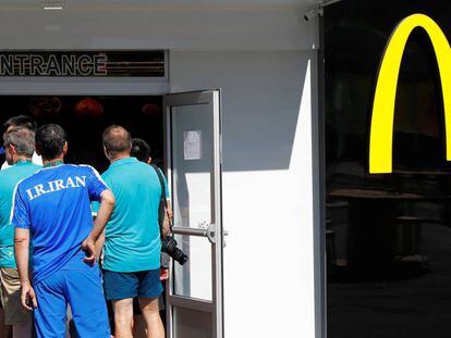 Atletas acuden al McDonald&#039;s de la villa ol&iacute;mpica en Rio 2016.