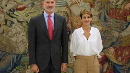 Felipe VI, junto a María Chivite en la Zarzuela la semana pasada.