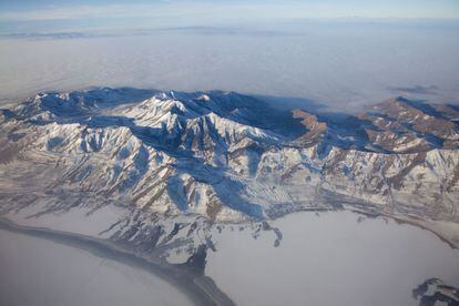 El Gran Lago Salado, al norte de Utah (Estados Unidos), presume de ser el más grande del hemisferio occidental. Esta masa de agua salada formaba parte del prehistórico lago Bonneville y es conocido como el Mar Muerto Americano.
