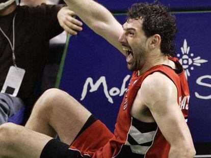 Jorge Garbajosa, tras lesionarse en el partido frente a los Celtics.
