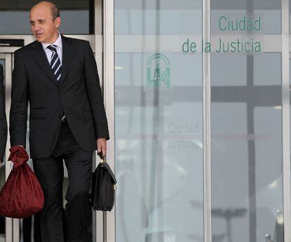 José María del Nido, en la Ciudad de la Justicia de Málaga, tras una sesión del juicio del<i> caso Minutas</i>.