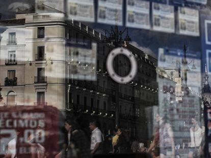 Una administración de venta de lotería en la Puerta del Sol de Madrid.