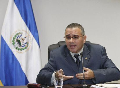 El presidente de El Salvador, Mauricio Funes, anuncia su plan contra la inseguridad en el país.