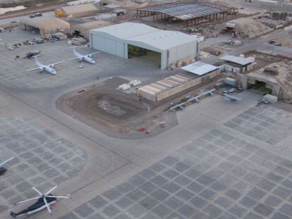 Helicópteros del INL Air Wing en una base de Irak.