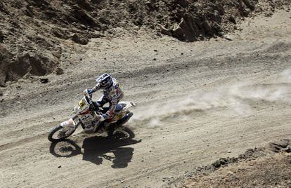 El holandés Henk Knuiman compite durante la décima etapa del Rally Dakar 2014 entre las localidades de Iquique y Antofagasta (Chile).