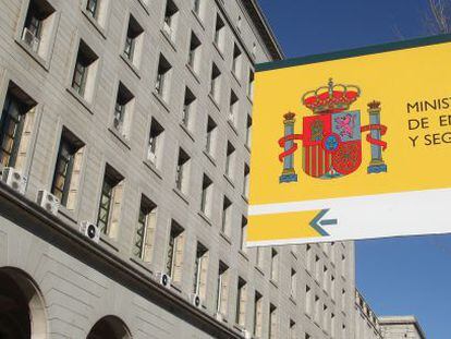 Fachada del Ministerio de Empleo y Seguridad Social en Madrid