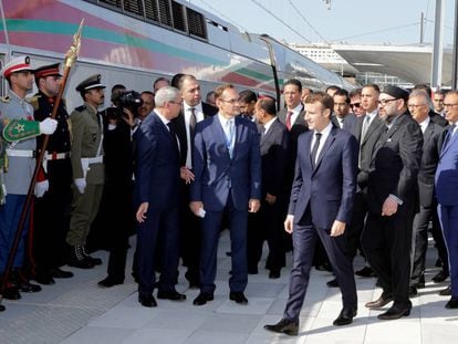 Emmanuel Macron y Mohammed VI, este jueves en Tánger durante la inauguración del tren de alta velocidad que unirá las ciudades de Tánger y Casablanca.