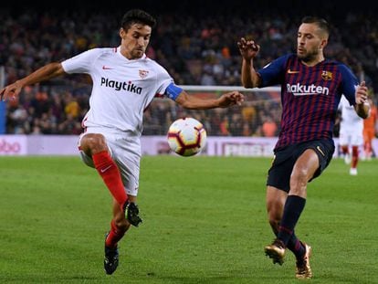 Jesús Navas y Jordi Alba, en el reciente partido en el Camp Nou entre Barça y Sevilla.