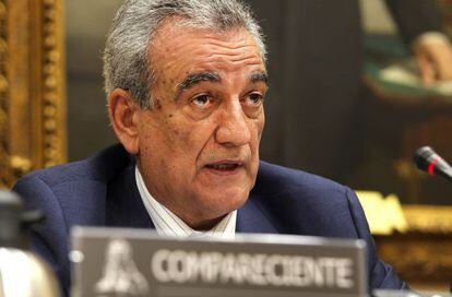 El presidente de turno de RTVE, Manuel Esteve, durante su comparecencia Comisi&oacute;n Mixta