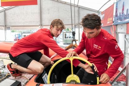 Jordi Xammar (a la derecha), piloto y líder del equipo español, y Florian Trittel.
