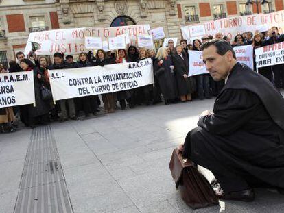 Concentraci&oacute;n de abogados del turno de oficio en la Puerta del Sol en febrero de 2011. 