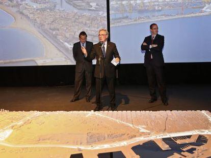 El exalcalde de Barcelona, Xavier Trias, en la inauguraci&oacute;n de la muestra.