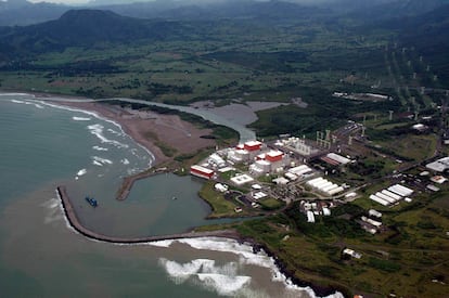 La central nuclear Laguna Verde, al norte del Estado de Veracruz, en octubre de 2005, cuando el afluente del rio Tecolutla se desbordó.