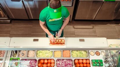 La cadena de bocadillos Subway explora su venta por 10.000 millones de dólares