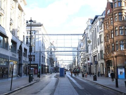 Oxford Street, calle de Londres prácticamente desierta este domingo.