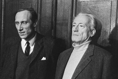 El filósofo Leszek Kolakowski y Henri Lefebvre, a la derecha, en Amsterdam, marzo de 1971