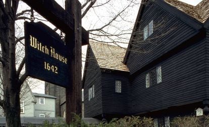 Entrada a la Witch House, casa-museo en Salem.
