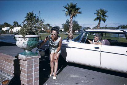 Una de las imágenes de Robert Doisneau para su serie 'Palm Springs'.