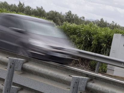 Radar de control de velocidad situado en el km 29,1 de la carretera A-92.