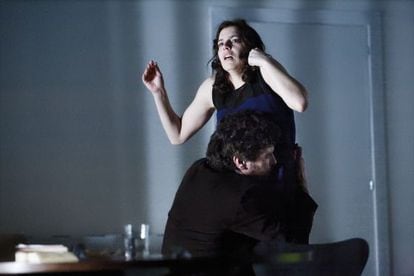 Laia Marull en un momento de la representación de 'Hedda Gabler'
