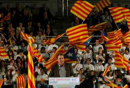 Artur Mas en el mitin central de CiU en el pabellón de Vall d'Hebrón de Barcelona.