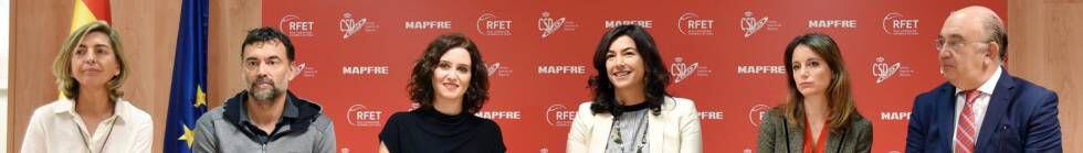 Eva Piera, Sergi Bruguera, Isabel Díaz Ayuso, María José Rienda, Andrea Levy y Miguel Díaz, durante el acto de este lunes en el Consejo Superior de Deportes (CSD), en Madrid.