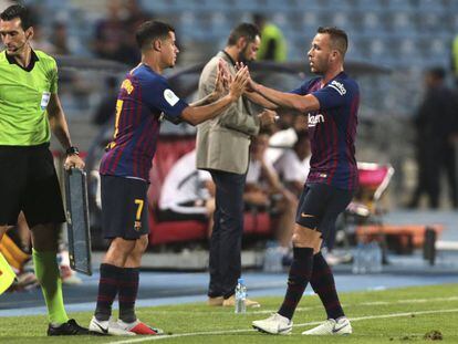 Coutinho sustituye a Arthur en la Supercopa de España.