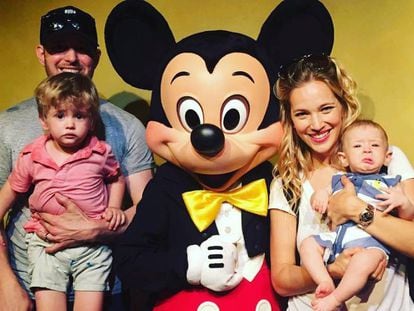 Michael Bublé, junto a su esposa, Luisana Lopilato y sus hijos Noah y Elías.