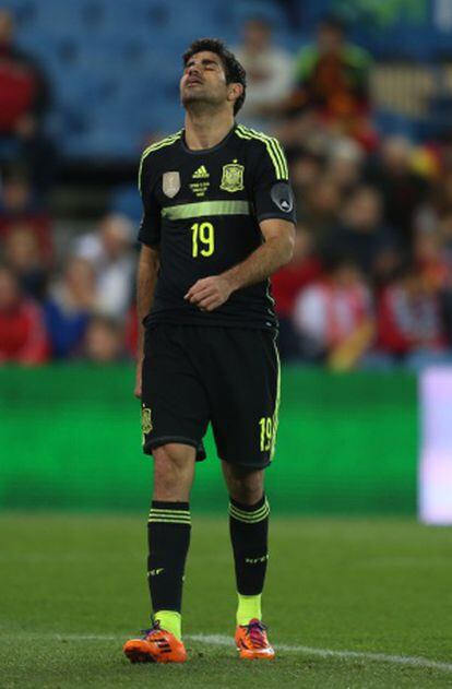 Diego Costa se lamenta en un instante del partido.