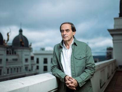 El periodista Isaías Lafuente en el edificio de la Cadena SER.