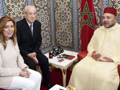 Susana D&iacute;az durante su reuni&oacute;n con el rey de Marruecos, Mohamed VI.