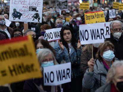 Concentración unitaria de la Plataforma Aturem la Guerra en Barcelona