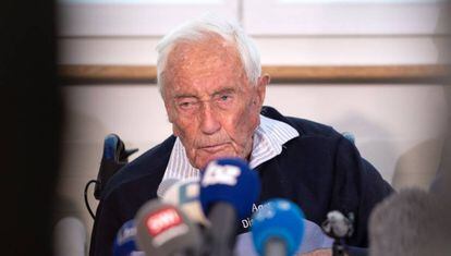 El científico australiano David Goodall en rueda de prensa en Suiza el 9 de mayo.