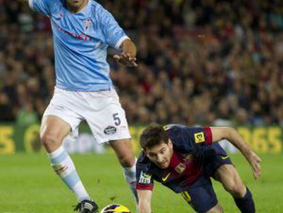 Messi y Tu&ntilde;ez durante el partido.