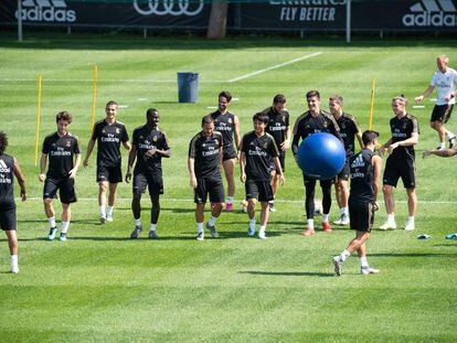 Los jugadores del Madrid, durante el último entrenamiento en Montreal (Canadá) antes de viajar a Houston (Estados Unidos).